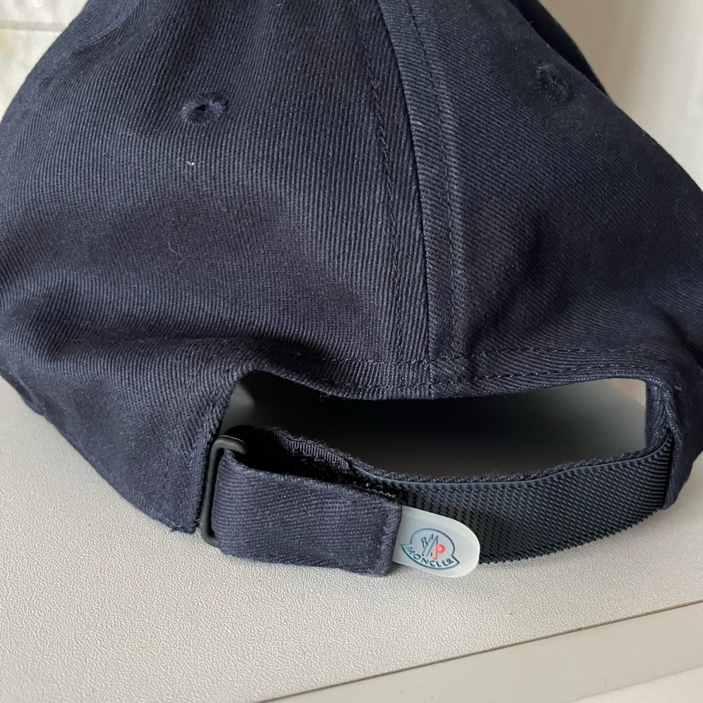 Moncler Blue Hat Classic Style with Embroidered Logo - Picture 3 of 4